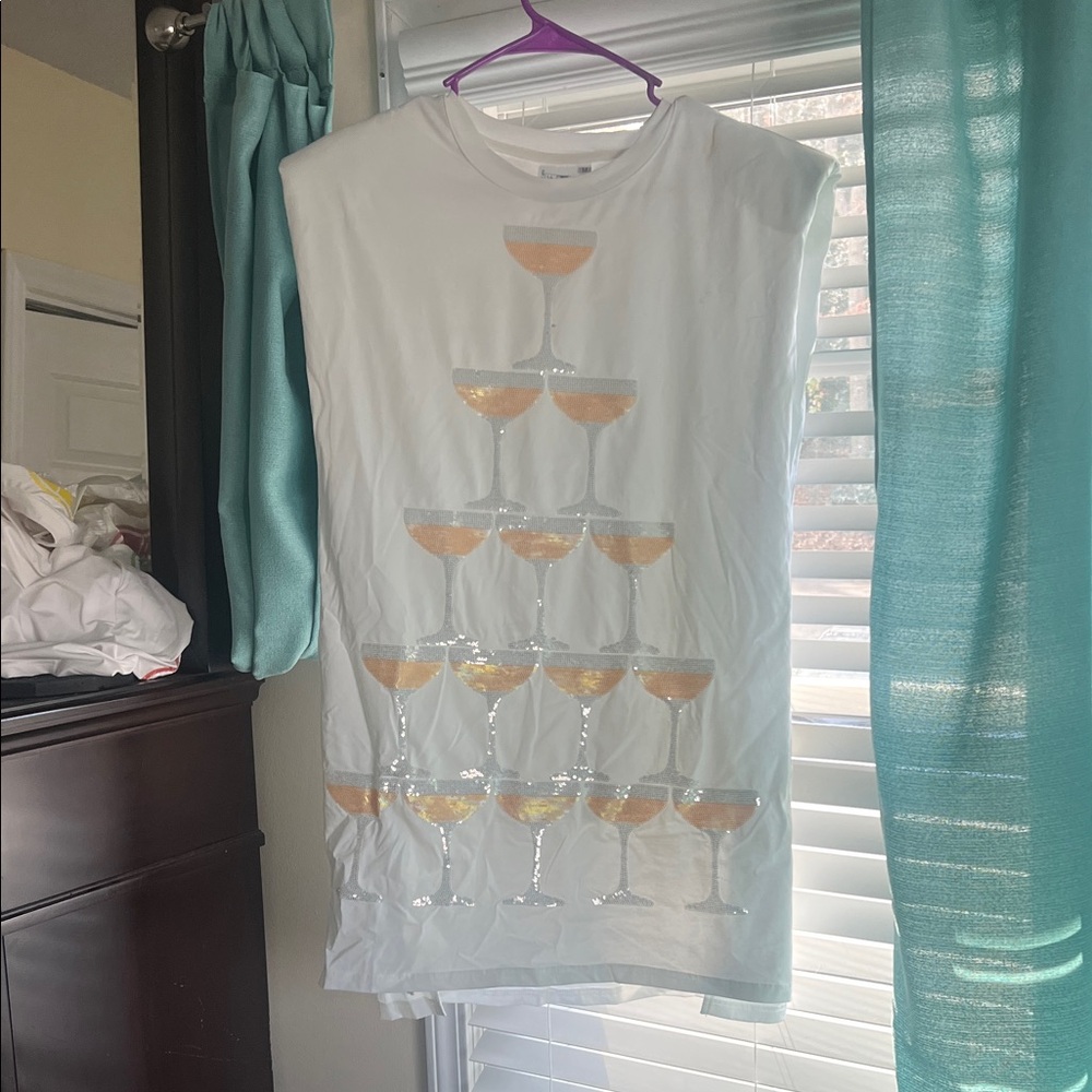 QUEEN OF SPARKLES White Dress with Gold Champagne Glasses